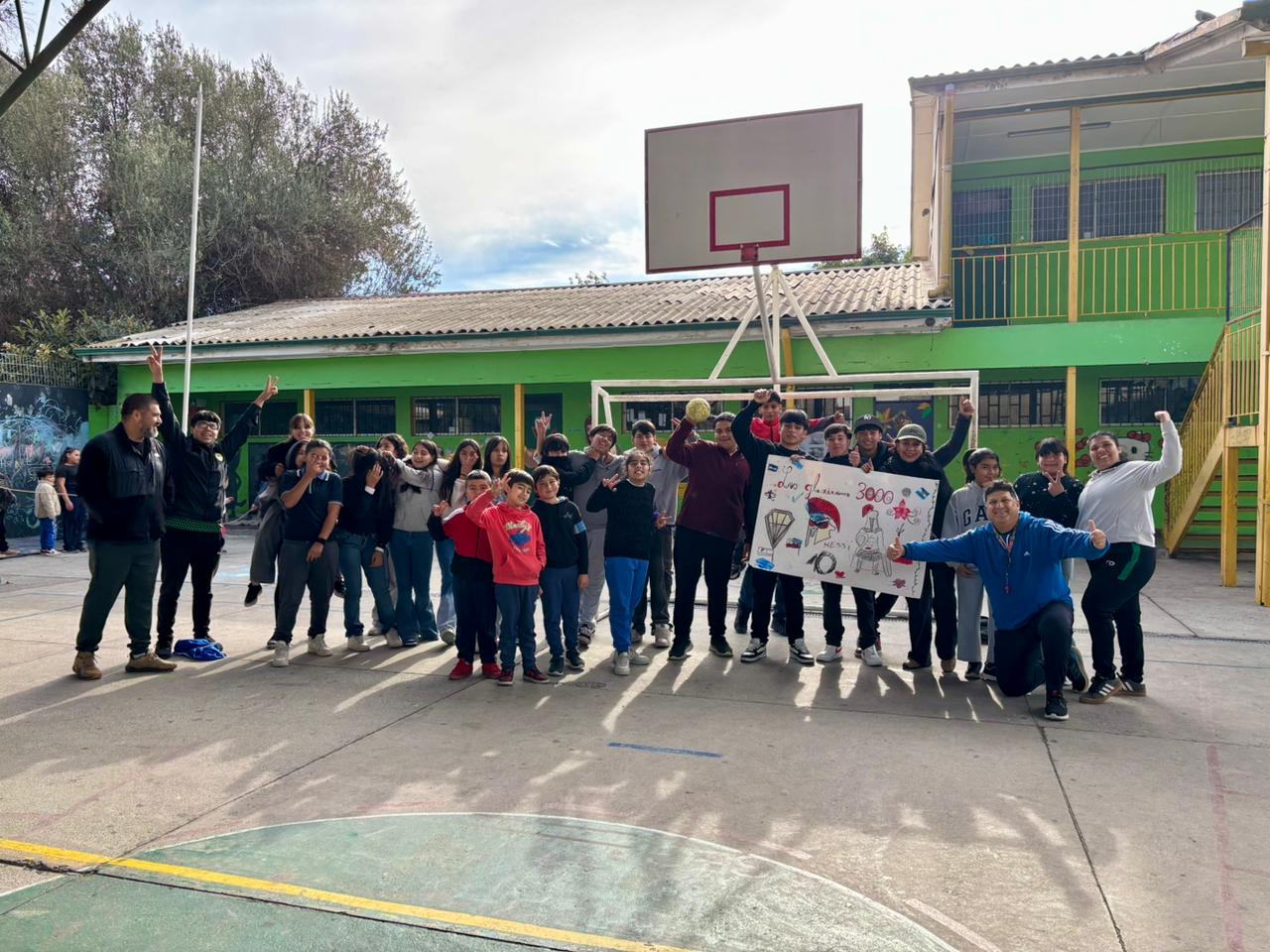 Cien niñas, niños y adolescentes de La Cruz ya disfrutan de vacaciones seguras y entretenidas en el Club de Invierno