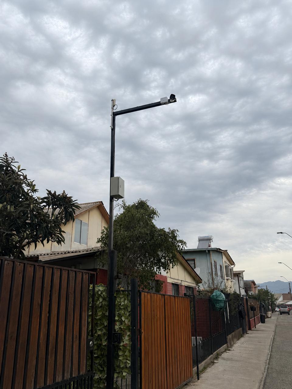 La Cruz consolida estrategia comunal de seguridad con 13 nuevas cámaras en Villa El Bosque